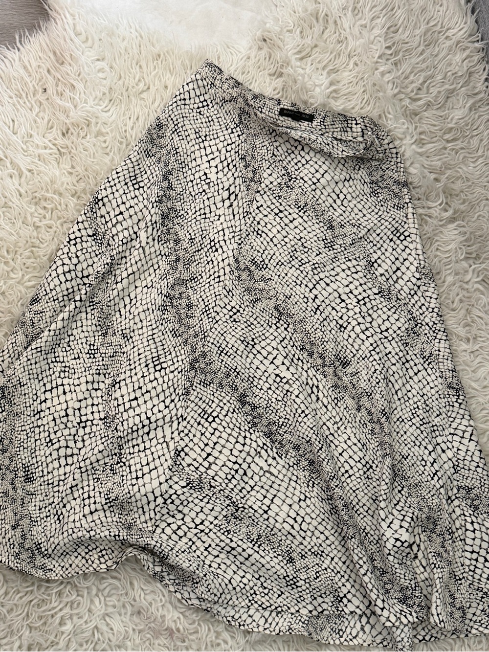 Banana Republic Black & White Snake-Print Maxi Skirt